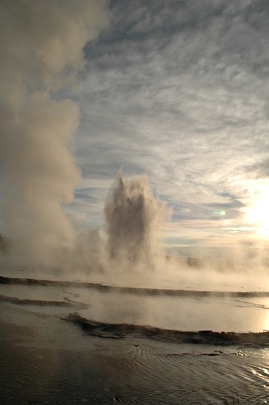 Yellowstone-GeyserAndRimstone.jpg